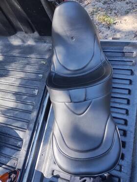 0801-0537 Drag Specialties Forward Positioning Low Profile Harley Seat Used/good