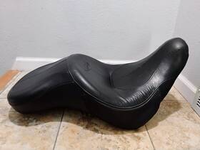 Harley Davidson 51841-06 2005-2017 Softail Deluxe Sundowner Seat 2011 2012 2013 2014 2015 2016