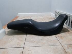 52067-08 Harley Davidson 2009-2020 Seat Badlander Street Electra Road Glide King