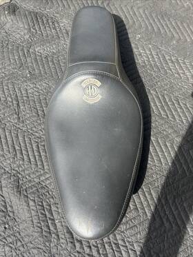 52973-98 Harley-davidson Sportster Slammer Seat