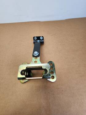 Harley-davidson 53000221 2017 Passenger Seat Mount Bracket B4