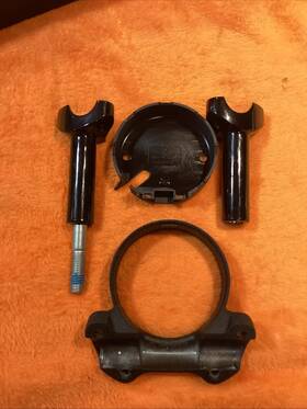 55900298 Harley-davidson Handlebar Clamp Risers Speedo Mount Softail Lowrider S
