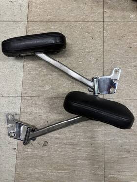 15673-818k Honda Gl1500 Arm Rest Set