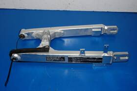 52200-kfb-940 Honda 2009 08-09 Crf230m Oem Swingarm Suspension Good Bearings Wheel Support