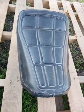 Honda 77100-ma1-000 Vintage Original 1981-1982 Silver Wing 500 Motorcycle Seat Saddle