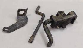 77220-mm5-003 Honda 77150-mm5-000 1987 Hurricane Cbr 1000 Seat Lock Catch Hook Bar Bracket Oem