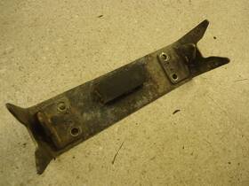 77202-mc9-670 Honda 1982-1986 Nighthawk Cb450 Seat Latch Plate Mount Bracket 1983 Cb 450 Oem