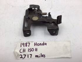 77220-kv7-670 Honda Oem 1987 Ch 150h - Seat Lock Latch