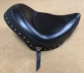 76512 Mustang Solo Studded Touring Seat For Victory Vegas Kingpin 8 Ball