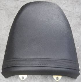 45300-10d00 Suzuki Bandit 400 Gsf400 Gk75b P 1991-1993 Rear Pillion Seat