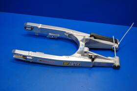 61000-03bb0 Suzuki 2008 08-23 Rm85 Rm85l Oem Swingarm Rear Suspension Wheel Support
