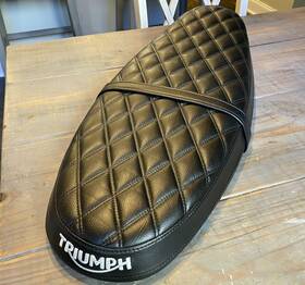 A9708594 Triumph Like New Scrambler Bench Seat Black Diamond Quilted A9708594 Triumph Like New Scrambler Bench Seat Black Diamond Quilted