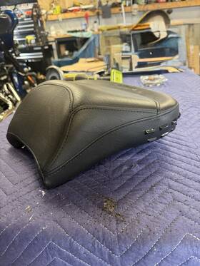 11361 Ultimate Seats 11360/11361 Rear Seat. Harley Heritage And Deluxe