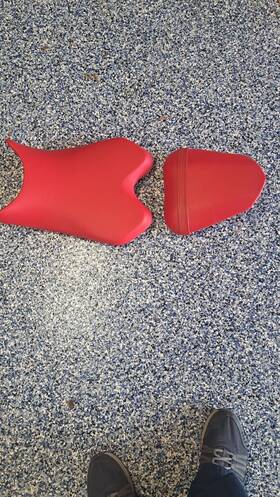 25456 Yahama Yzf R-6 09-16 Yamaha Both Seats Red Oem