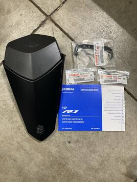 2cr-24756 Yamaha 2015-2024 Yzf R1 Oem Rear Seat Cowl - M. Black Owner S Manual