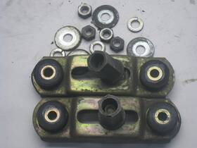 2h7-24738-00-00 Yamaha 1980 Xs1100 Xs 1100 Seat Mounting Hardware Clamp Bracket Plate With Washers