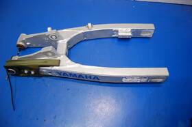 Yamaha 4es-22110-01-00 1995 93-02 Yz80 Yz85 Oem Swing Arm Rear Suspension Wheel Support