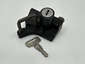 5842470500 Yamaha 1978 Oem Xs650 Seat Lock Assembly Helmet Holder With Key Used