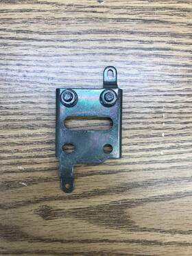 5jj-24792-01-00 Yamaha Yzfr1 R1 2000-2003 Seat Lock Plate Part #