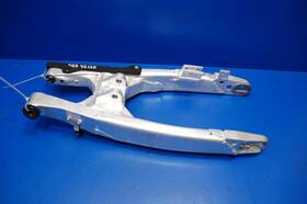 Yamaha 99999-02365-00 1993 93-95 Yz125 Yz250 Oem Swingarm Support Good Berings 4ew-22110-01-00