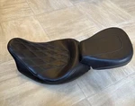 Oem Harley Davidson Screamin Eagle Custom Solo Seat With Pillow Black Diamond. Fixed Price $266.95.