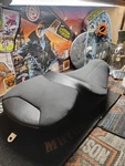 Oem Harley-davidson Road Zeppelin Air Seat Dyna 2006-UP 52000147. Fixed Price $210.00.