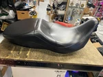 Oem Tallboy Seat Harley Touring Flh Bagger Road Street Glide Ultra 2008 52000134. Fixed Price $449.95.