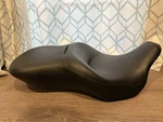 Genuine Harley Davidson Sundowner Smooth Deep Bucket Seat 52093-08A. Fixed Price $250.00.